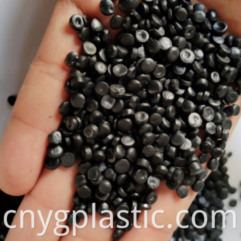 HDPE plastic particles)